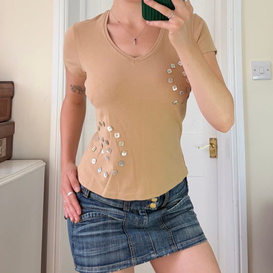 Beige short sleeve tee - mother of pearl buttoned swirls
